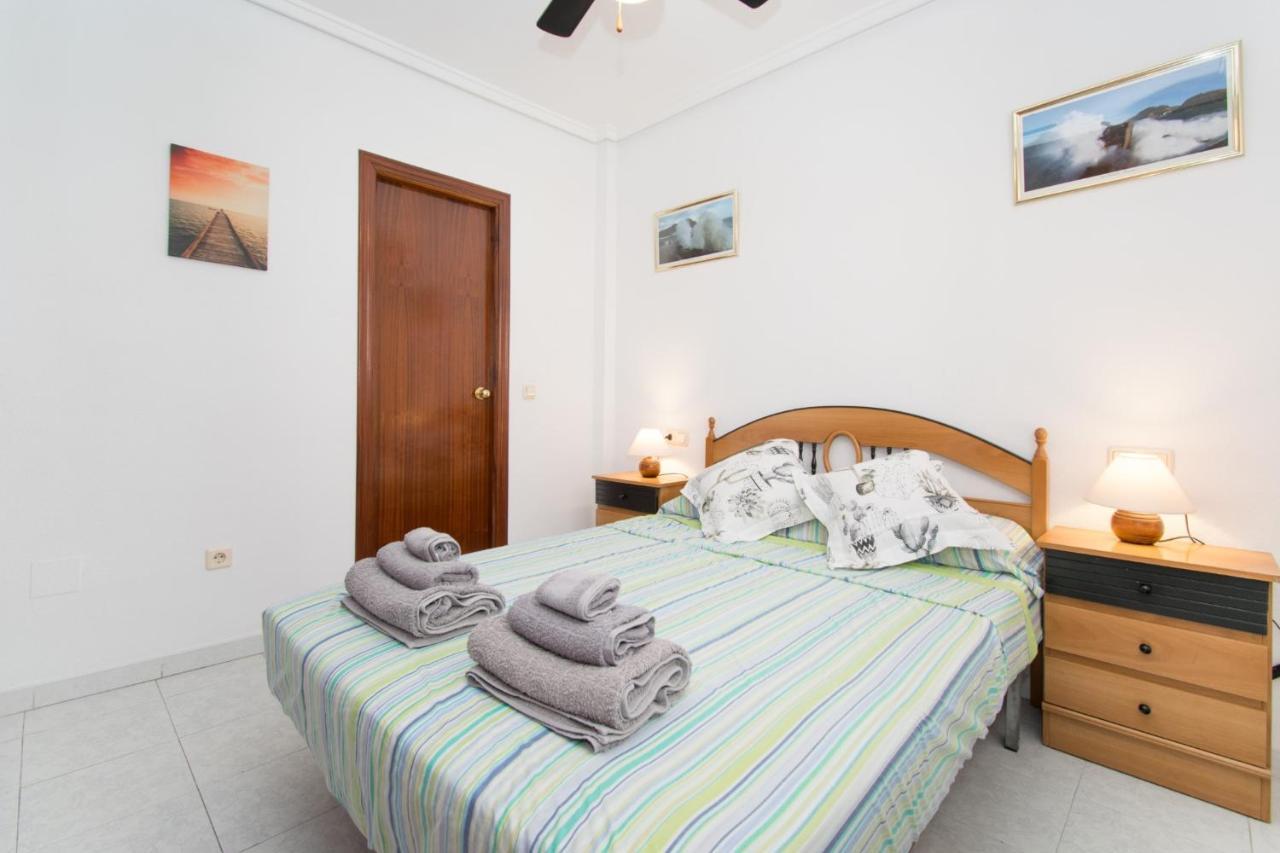 016 Happiness Apartment - Alicante Holiday Torrevieja Eksteriør billede
